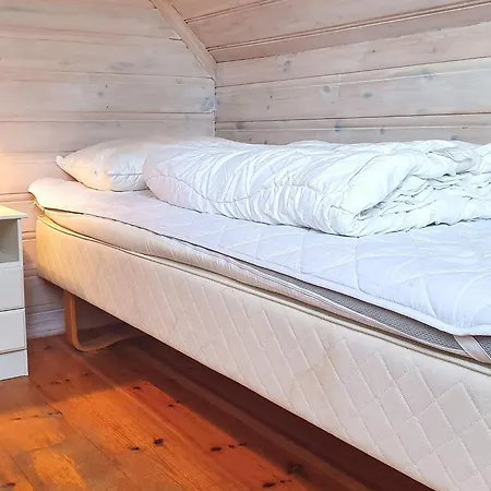 9 Person In Utsira-by Traum Utsira