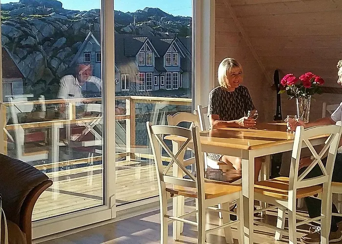 9 Person In Utsira-by Traum