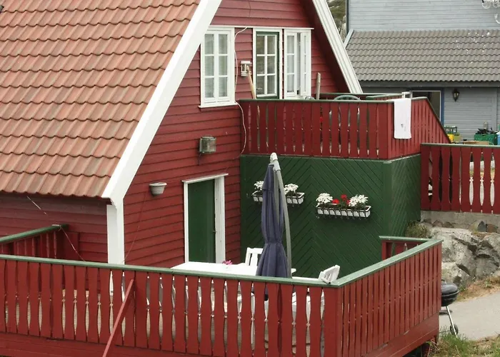 9 Person In Utsira-by Traum *